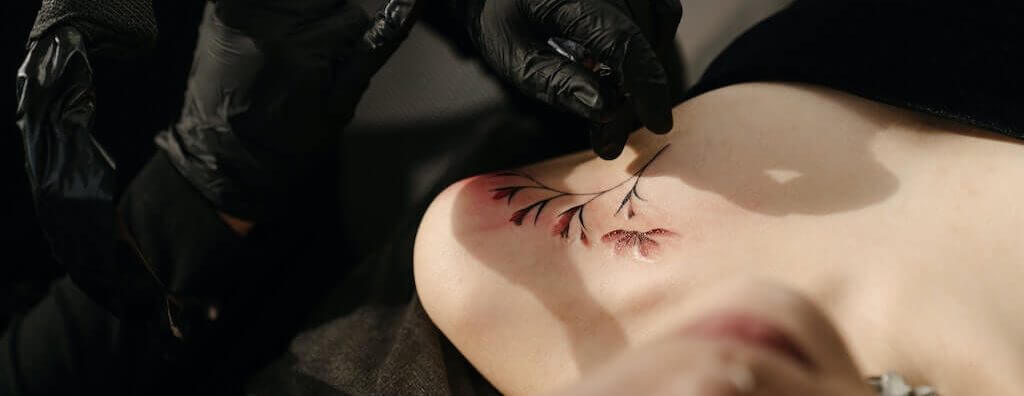 Het genezingsproces van een tatoeage: een van de belangrijkste processen voor uw tatoeage